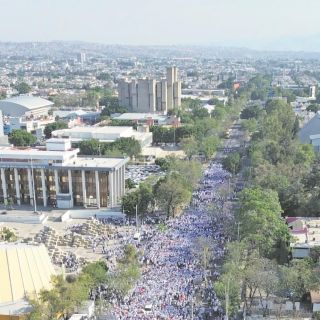 Maestros del SNTE marchan en el Centro de Guadalajara