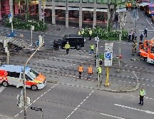 El área alrededor de la intersección ha sido cerrada para la policía y los servicios de emergencia. AFP / A. Rosar
