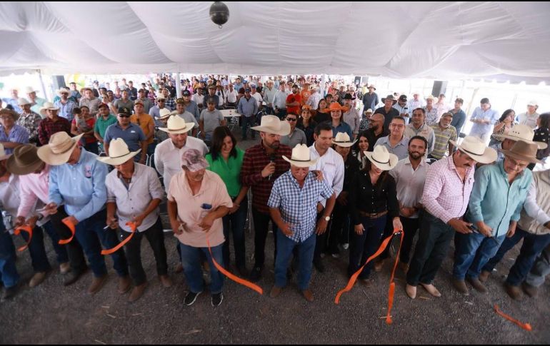 El evento integra actividades culturales como cabalgatas, jaripeo, recorridos turísticos, charreadas y ofrendas florales. CORTESÍA.