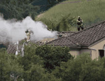 El accidente, que también causó daños estructurales e incendio en dos viviendas. AP / M. Terrill