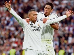 El delantero francés, Kylian Mbappé, celebra con intensidad tras marcar un gol clave que mantiene a su equipo en la lucha por el título. EFE