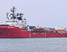 El personal del buque Ocean Viking, operado por la ONG, avistó desde cubierta las embarcaciones, frente a las costas de Libia. EFE / C. Fusco