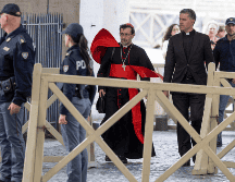 Uno de los primeros ritos de este cónclave se producirá en la tarde del lunes, cuando tanto eclesiásticos como laicos prestarán el juramento de guardar absoluto secreto de todo lo que ocurra. EFE / M. Percossi