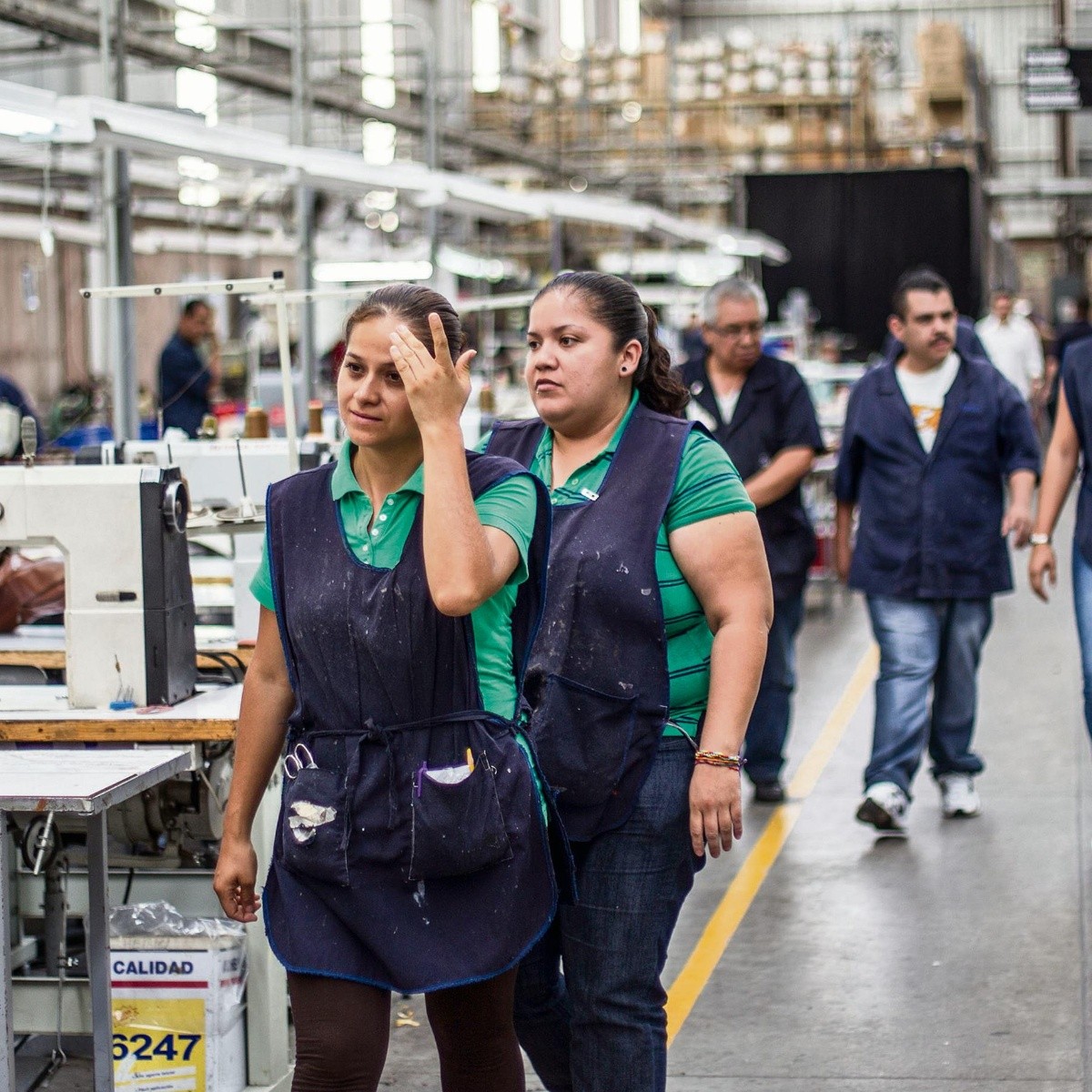 Caen empleos formales a nivel nacional en abril | El Informador