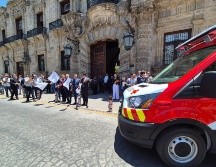 El presidente de la Cruz Roja Mexicana, Carlos Freaner Figueroa, hizo entrega de seis ambulancias a la Cruz Roja Jalisco. EL INFORMADOR / J. VELAZCO