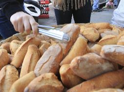 Una persona debería comer por lo menos 40 bolillos para resentirlo y poder decir: 