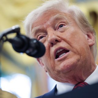 Trump niega la posibilidad de rebajar los aranceles para que China negocie