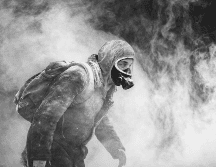 La historia, más allá del fenómeno televisivo, conserva su esencia original: Juan Salvo y los suyos enfrentan una catástrofe climática que, más adelante, revela ser parte de una invasión extraterrestre.  NETFLIX