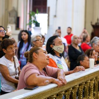 Tapatíos elevan plegarias por el Papa León XIV