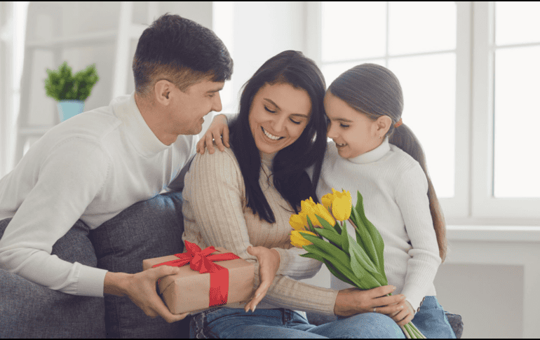 El Día de las Madres es la perfecta ocasión para hacerle saber a mamá cuánto la quieres. Canva/ESPECIAL