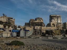 Los edificios de Gaza muestran los efectos de los bombardeos israelíes de los meses recientes. EFE/M. Saber