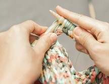 El auge de tejer, bordar y hacer cerámica como camino al bienestar. UNSPLASH.COM