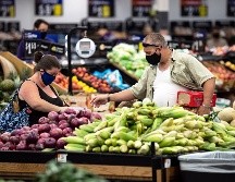 Walmart ofrece la garantía de que, si las furtas y verduras no son de la calidad que el cliente espera, se compromete a cambiar la mercancía. EFE/Archivo