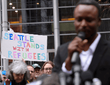 El juez federal dijo, en su orden del jueves, que el Gobierno de EU debería admitir a 160 refugiados que tenían planes de viajar a territorio estadounidense dentro de las dos semanas posteriores al 20 de enero.  AP Photo/R. Sun.