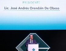 Orendáin de Obeso agradeció el trabajo realizado por el presidente saliente Luis Salazar Ramírez. EL INFORMADOR/ H. Figueroa.
