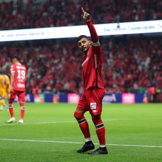 Alexis Vega, entre los pocos mexicanos que destacan sobre los extranjeros en Liga MX