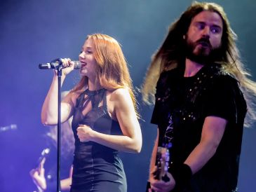 Los fanáticos tapatíos ya se preparan para una noche "épica", donde la potencia de los riffs, la elegancia de los coros orquestales y la voz inconfundible de Simone Simons llenarán el escenario. EL INFORMADOR / ARCHIVO