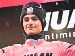 Este martes 20 de mayo, Isaac del Toro defendió con éxito su liderato al concluir la décima etapa, una contrarreloj individual ganada por el neerlandés Daan Hoole. EFE/ L. ZENNARO