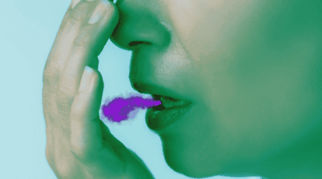 Especialistas aconsejan que si a pesar de la higiene, el mal aliento continúa, es importante visitar a un profesional de la salud. ESPECIAL / CANVA