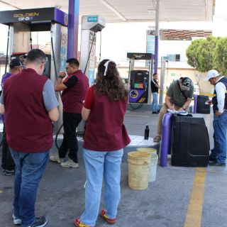 Profeco inmoviliza 67 máquinas expendedoras de gasolina en Jalisco