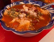 Los otros ingredientes que se le agregan al menudo, tales como el agua del caldo, los chiles y los condimentos para darle sabor, no aportan calorías. EL INFORMADOR / O. López