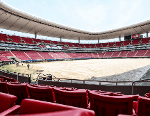 En la cancha del Estadio AKRON realizarán trabajos en el drenaje e implementación del nuevo césped. EL INFORMADOR / A. Navarro