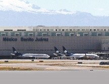 El AICM habría suspendido operaciones por los bloqueos que realizan integrantes de la CNTE. SUN / ARCHIVO