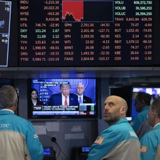 Cae Wall Street tras amenaza de Trump de imponer aranceles del 50% a la Unión Europea