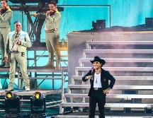 El cantautor interpretó sus nuevos y viejos éxitos en el concierto ofrecido esta noche en el Telmex. EL INFORMADOR/ A. Navarro