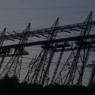 Cae inversión en plantas de CFE y crecen apagones