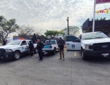 En el lugar murió uno de los policías municipales y dos más quedaron lesionados; sin embargo, otro de los elementos heridos perdió la vida mientras recibía atención médica. CORTESÍA/ Secretaría de Seguridad Pública del Estado de Michoacán.