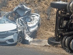 El percance fue entre un vehículo pesado tipo torton, un Chevrolet Aveo y con una Pickup Ranger. ESPECIAL