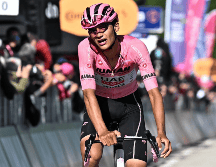 La ventaja del mexicano Isaac Del Toro se redujo a 26 segundos por delante del británico Simon Yates y 31 segundos sobre Richard Carapaz. EFE / L. Zennaro