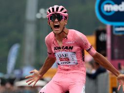 En la clasificación general, Isaac Del Toro aventaja a Carapaz en 45 segundos y en 1 minuto a Simon Yates. AFP / L. Bettini