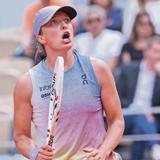 Swiatek sigue dominando a Raducanu