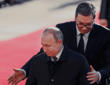Rusia critica a su aliado Serbia por suministrar armas a Ucrania. AP Photo/D. Vojinovic.