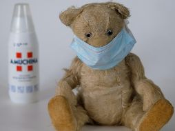 Este virus suele causar síntomas leves similares al resfriado, pero puede provocar complicaciones graves como neumonía y bronquiolitis. UNSPLASH / D. Levis Pelusi