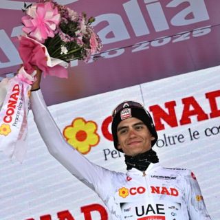 Isaac Del Toro, contento de terminar en segundo en Giro de Italia