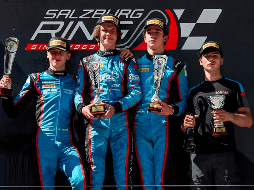 Cortés subió al podio en Salzburgring tras una destacada actuación en la tercera ronda del campeonato F4 CEZ. CORTESÍA.