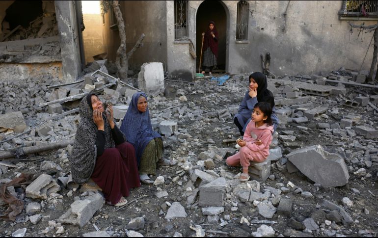 Palestinos sufren en la Franja de Gaza mientras Hamás e Israel negocian de la mano de Estados Unidos un alto al fuego. AFP/B. Taleb