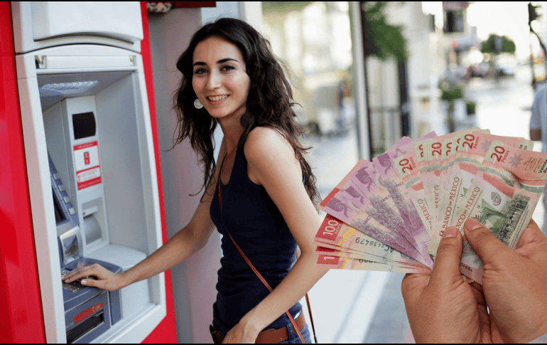 Más allá de buscar un aumento en los ingresos, el verdadero reto para el 2025, advierten los especialistas, es aprender a manejar mejor el dinero.  CANVA