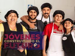 Además de la capacitación, los beneficiarios reciben un apoyo económico mensual equivalente al salario mínimo y un seguro médico. ESPECIAL/Programas para el Bienestar