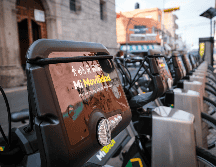 Actualmente, MiBici cuenta con 368 estaciones automatizadas distribuidas en tres municipios y 4 mil 57 unidades para liberar y finalizar los viajes en bicicleta. ESPECIAL