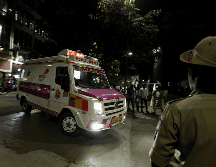 Temen varios muertos en una estampida frente al estadio de críquet, Karnataka, en India. EFE/J. Nv.