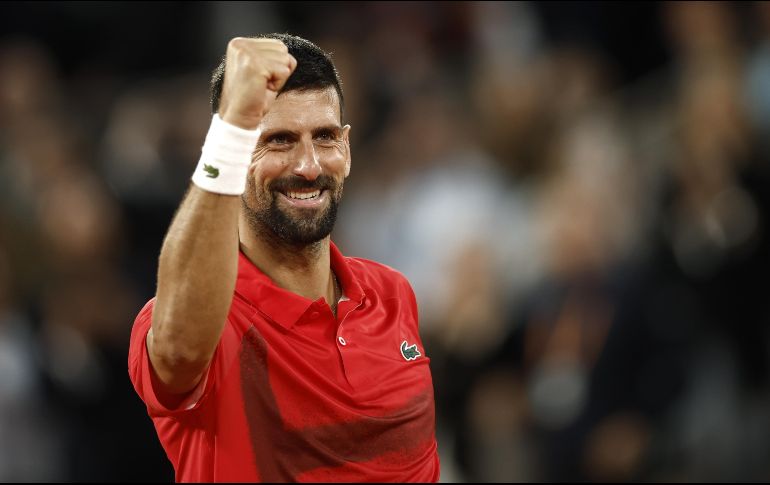 Novak Djokovic mantiene el paso firme en París y su siguiente reto será enfrentar al número uno del mundo. EFE/Y. Valat