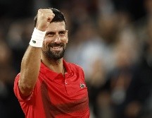 Novak Djokovic mantiene el paso firme en París y su siguiente reto será enfrentar al número uno del mundo. EFE/Y. Valat