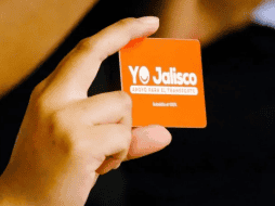 La entrega de tarjetas se ha realizado conforme a un listado emitido por los organizadores del programa. ESPECIAL