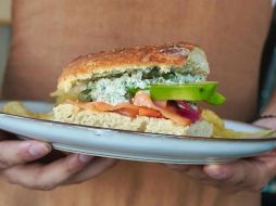 La charcutería también ofrece sándwiches a sus clientes. INSTAGRAM/@guatoahumados