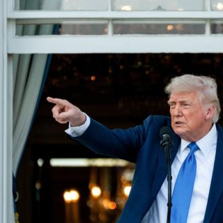 Trump responsabiliza a la "izquierda radical" de los disturbios de Los Ángeles