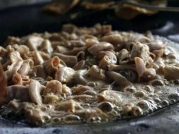 La tripa, que proviene del intestino de res, se somete a un proceso de limpieza y cocción antes de servirse, usualmente en forma de taco, acompañado de ingredientes como cebolla, cilantro y salsa. EL INFORMADOR / ARCHIVO